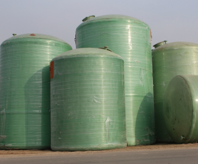 山東煙臺(tái)機(jī)械廠(chǎng)玻璃鋼儲(chǔ)罐