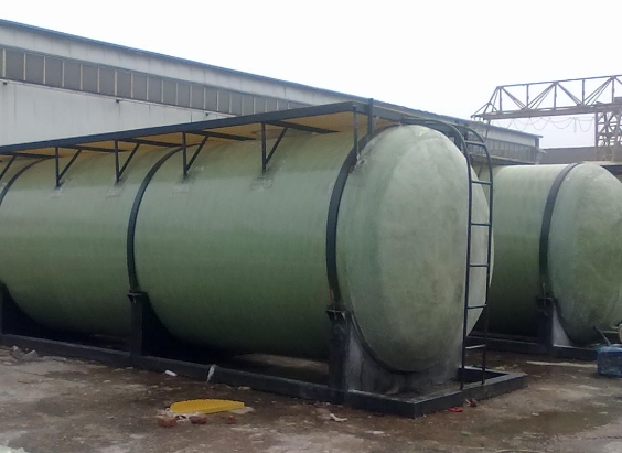 安徽蚌埠工廠(chǎng)玻璃鋼儲(chǔ)罐