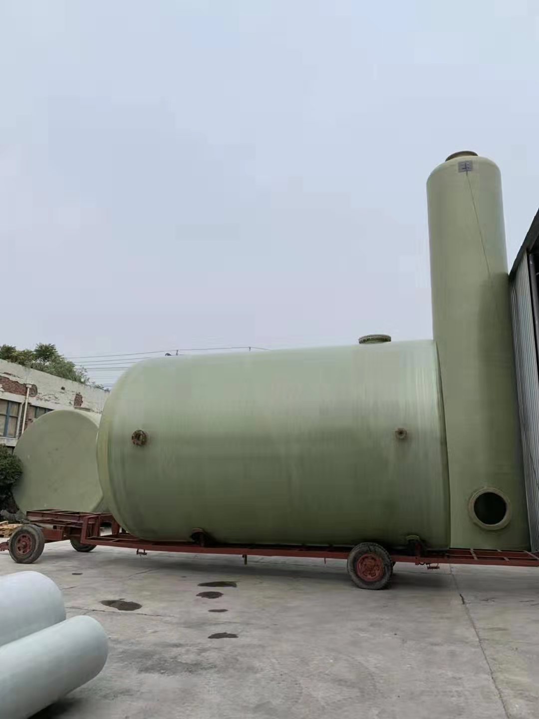 鄭州航空港4米直徑玻璃鋼罐儲(chǔ)罐發(fā)貨