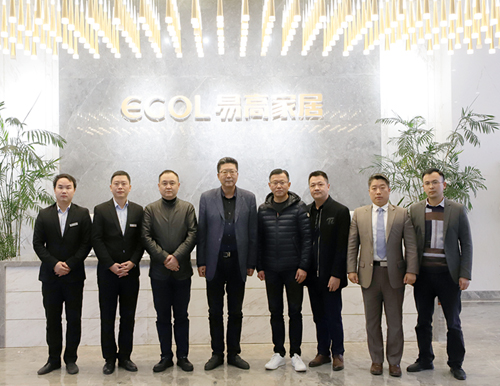  萬華生態板業股份有限公司總經理、萬華禾香板業有限責任公司董事長于文杰一行蒞臨易高家居